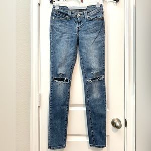 LEVIS women’s skinny jeans. Size 26